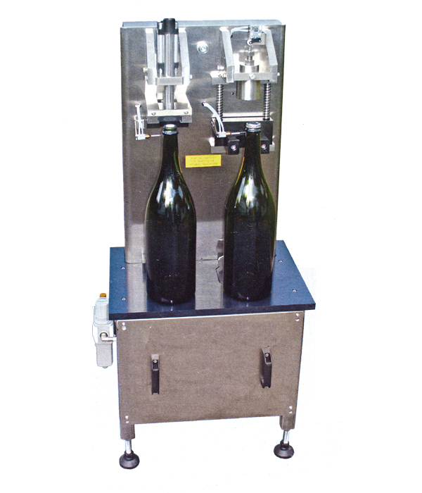 Biduleuse capsuleuse pneumatique pour jeroboams traditionnels Biduleuse Capsuleuse Pneumatique pour jéroboams